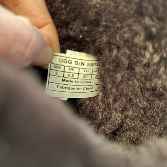 Ugg Australia winter snow Bailey button brown suede & sheepskin boots Sz-6. I - Picture 8 of 12